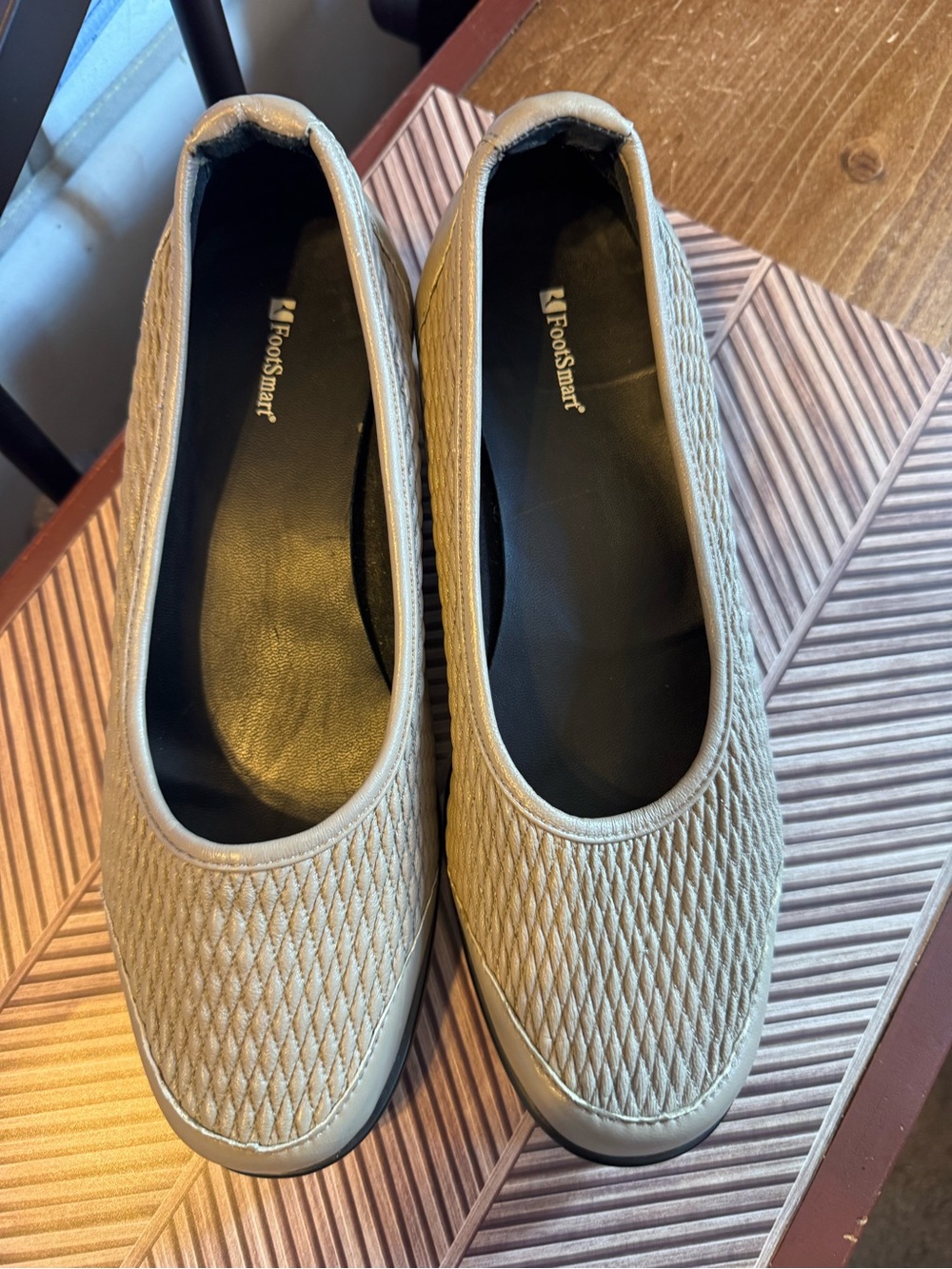 Footsmart, Women's Quilted Slip-On Flats in Beige Size 7.5 WW See ❌Photos 8,9,10